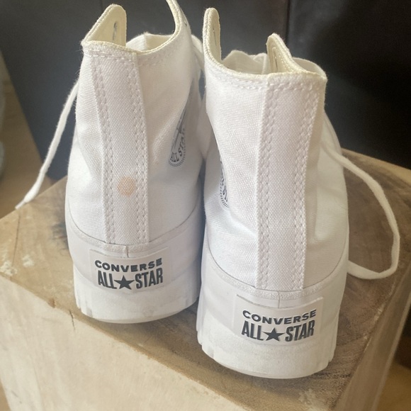 Like new Converse Chuck Taylor Lugged HighTops Sneakers - Picture 5 of 15
